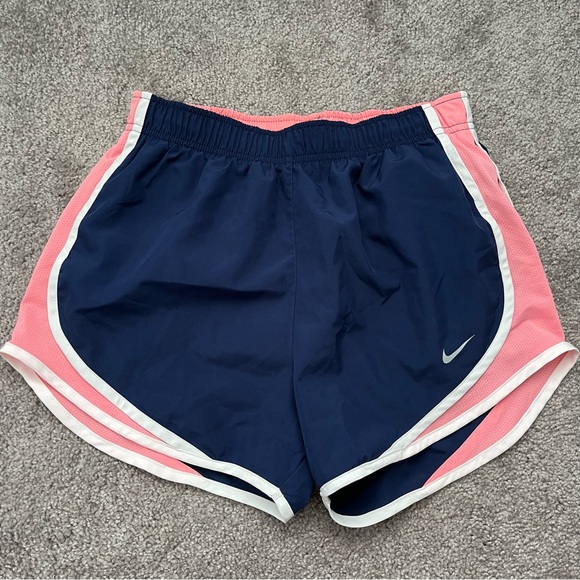 Womens Nike Shorts - Picture 1 of 3
